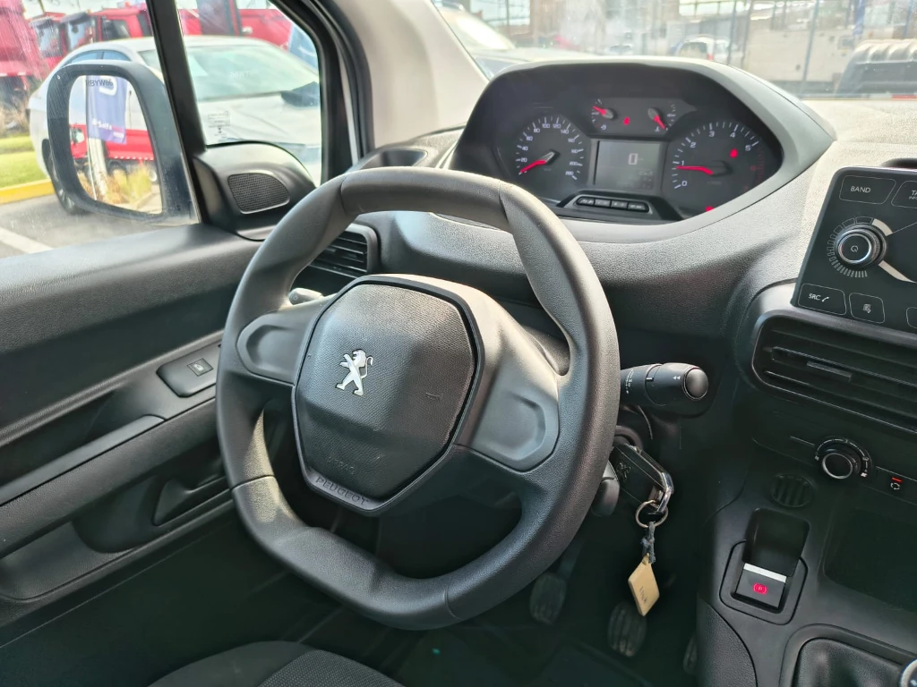 PEUGEOT PARTNER 2021 - Foto 18
