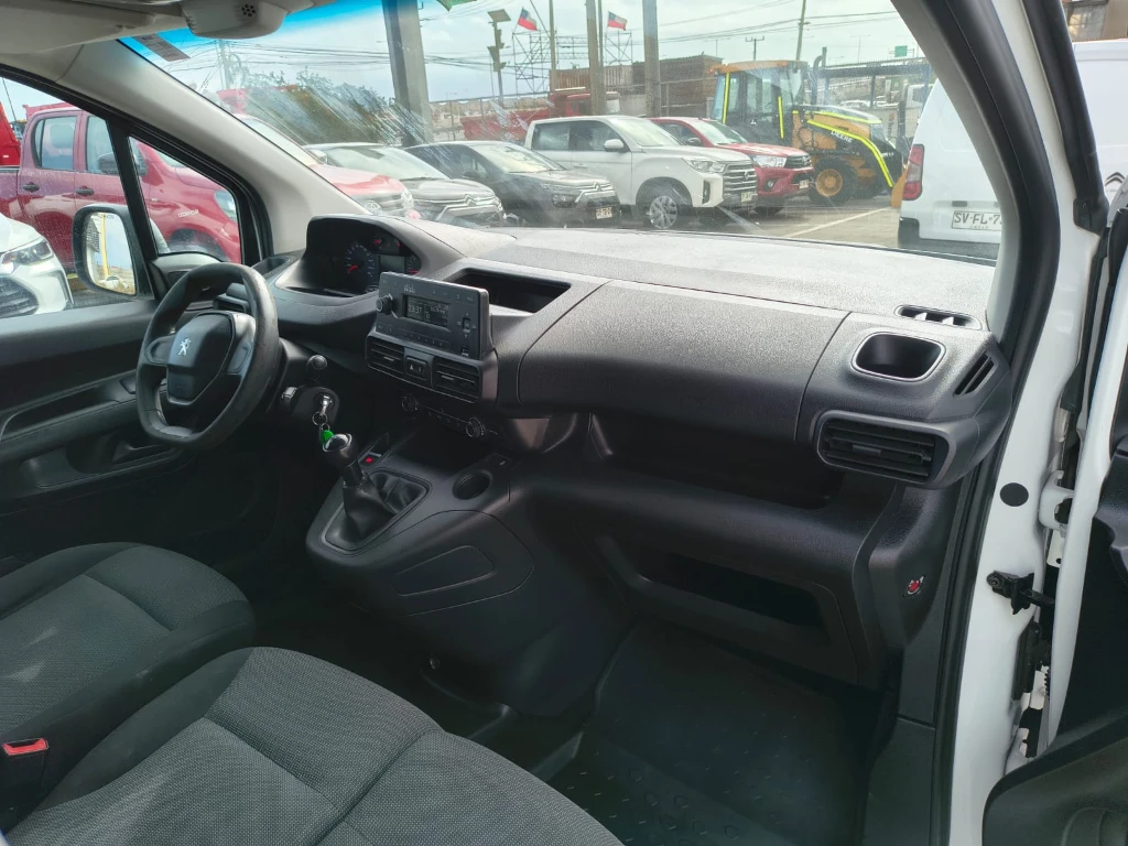 PEUGEOT PARTNER 2022 - Foto 23