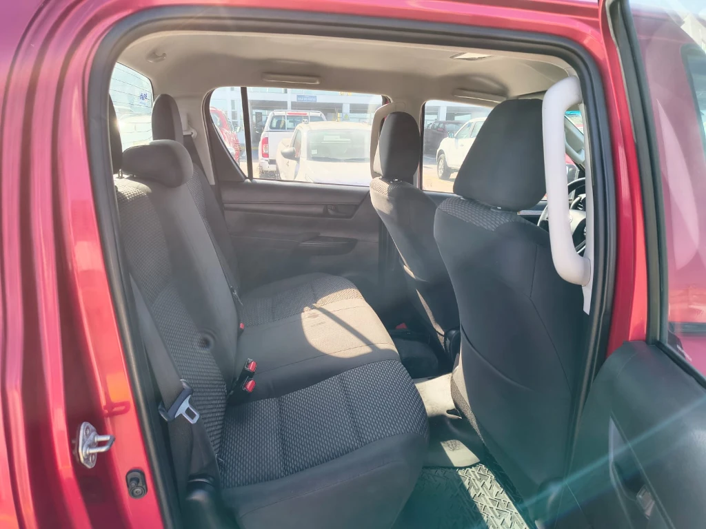 TOYOTA HILUX 2024 - Foto 23
