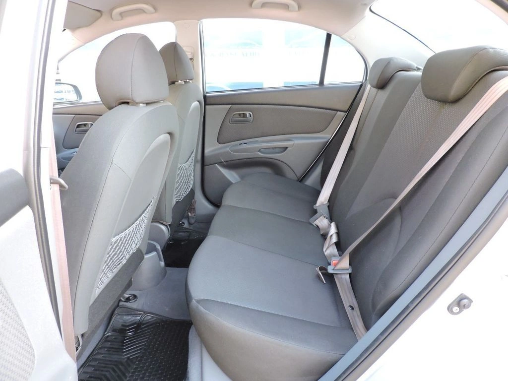 KIA RIO 2010 - Foto 12