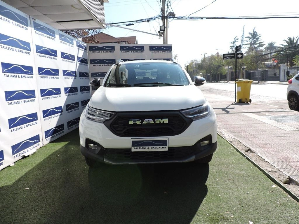 RAM 700 2023