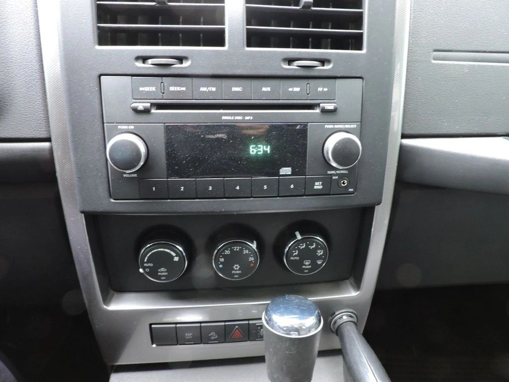 JEEP LIBERTY 2010 - Foto 8