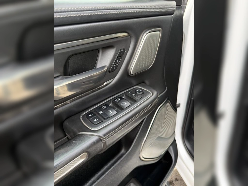 Dodge Ram 1500 — foto 15 de 19
