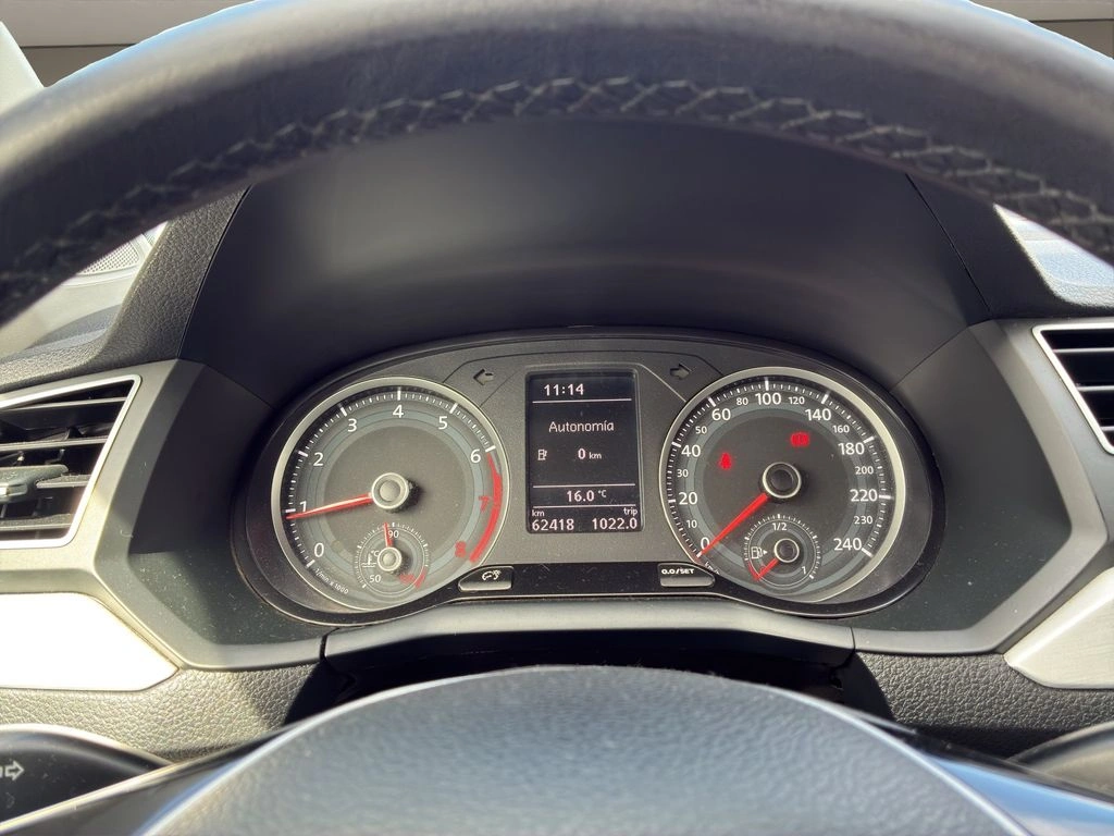 Volkswagen Voyage — foto 10 de 24