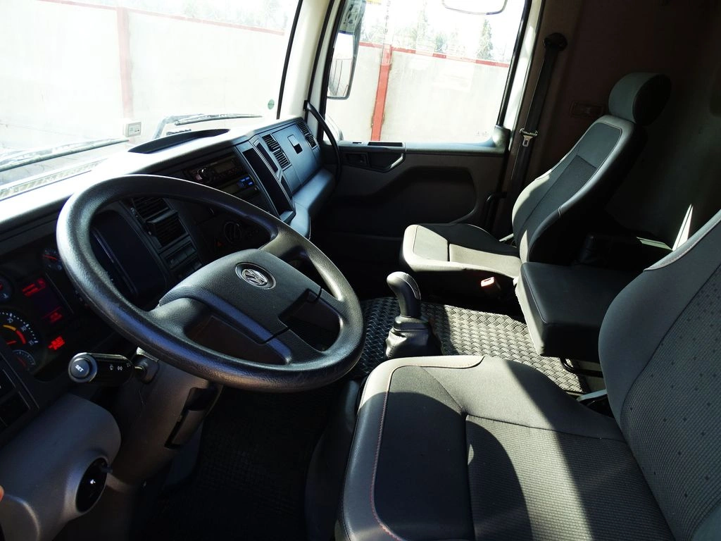 VOLKSWAGEN CONSTELLATION 2021 - Foto 19