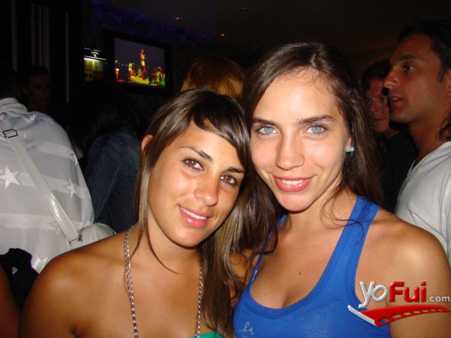 Laura Santos Neves, Analía Belloni