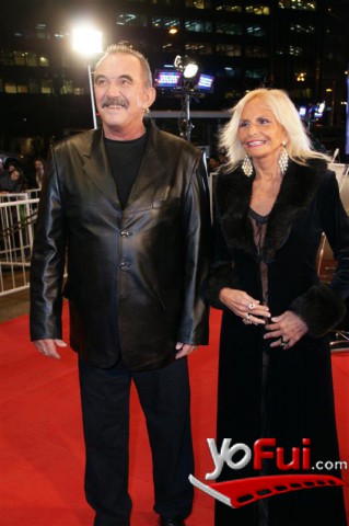 Rolando Hanglin y Sra.