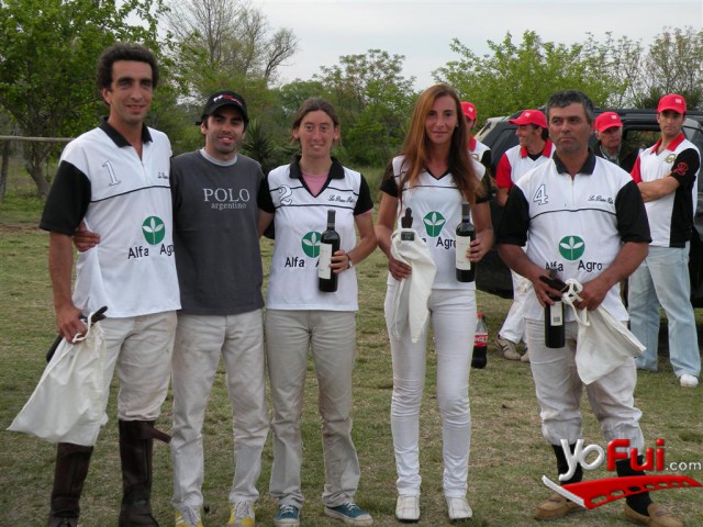 EQUIPO ALFA AGRO. FINALISTA COPA  Copa Beautiful Day". ZONA "B"., Roberto Gustavo Nicieza, Juan Cruz Cardoso (Organizador del evento), Maria Luz Gedge, Alejandra Salvetto, Claudio Cesar Gonzalez