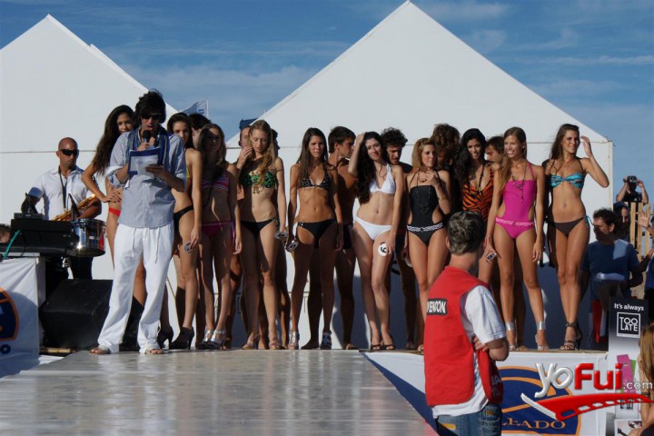 Fotografía en Desfile en Fort Beach, Nikki Fort Beach