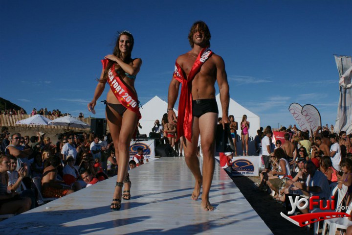 Fotografía en Desfile en Fort Beach, Nikki Fort Beach