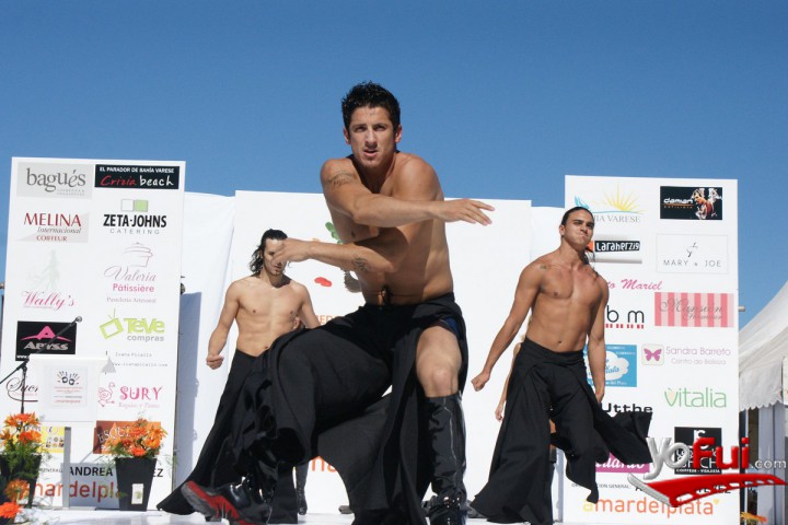 Fotografía en Desfile de Andrea Estevez a Beneficio 2011, Bahía Varese MDQ