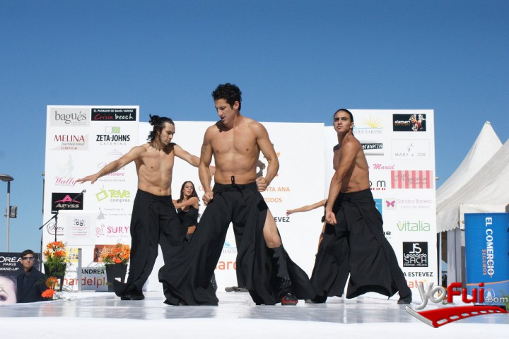 Fotografía en Desfile de Andrea Estevez a Beneficio 2011, Bahía Varese MDQ