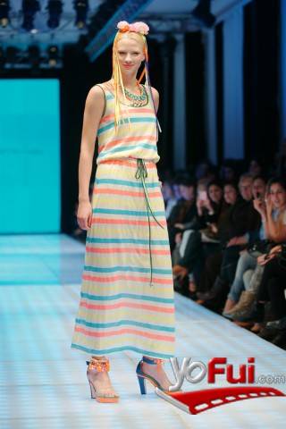 Fotografía en Desfile de Benito Fernandez Verano 2012, Tribuna Plaza