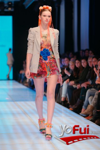 Fotografía en Desfile de Benito Fernandez Verano 2012, Tribuna Plaza