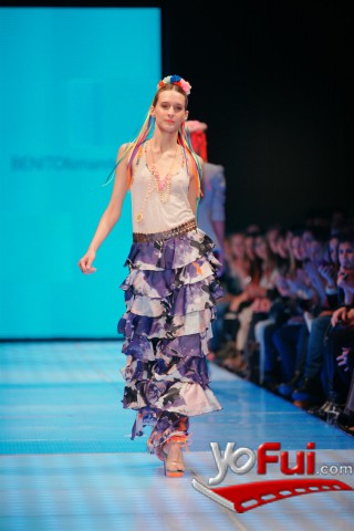 Fotografía en Desfile de Benito Fernandez Verano 2012, Tribuna Plaza