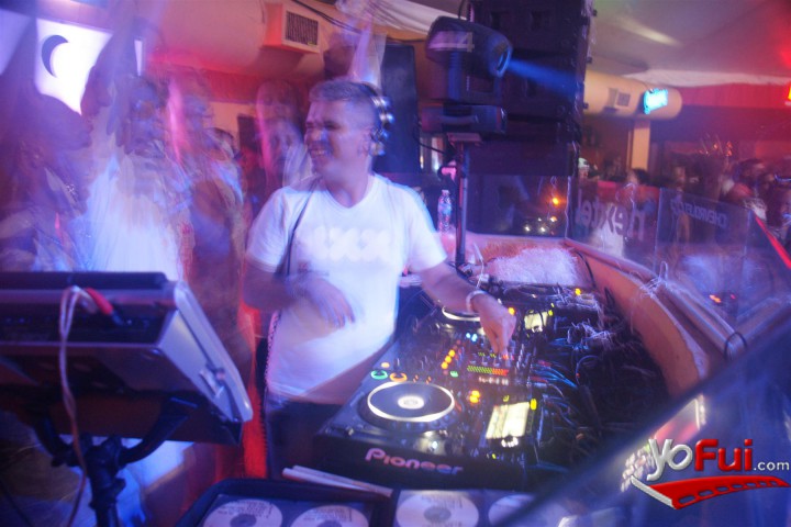 Fotografía en Fiesta AET en el Divino Beach, La Caseta