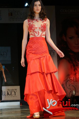 Fotografía en Desfile de Iaia Cano en Silkey Mundial 2010, La Rural