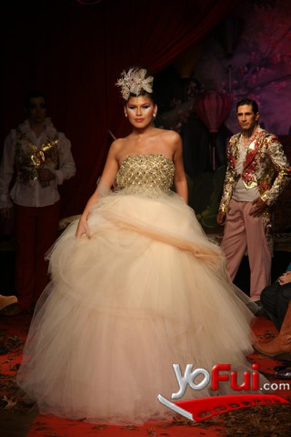 Fotografía en Desfile de Verónica de la Canal Otoño Invierno 2012, Tienda Harrods