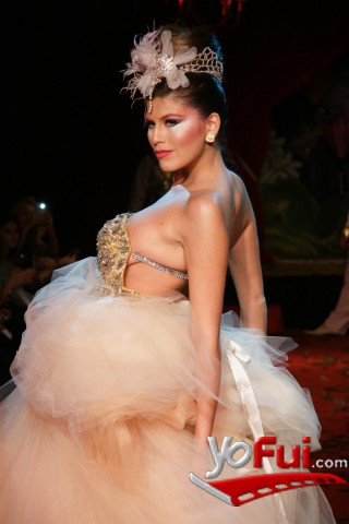 Fotografía en Desfile de Verónica de la Canal Otoño Invierno 2012, Tienda Harrods