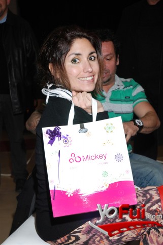 Osito junto a Mickey