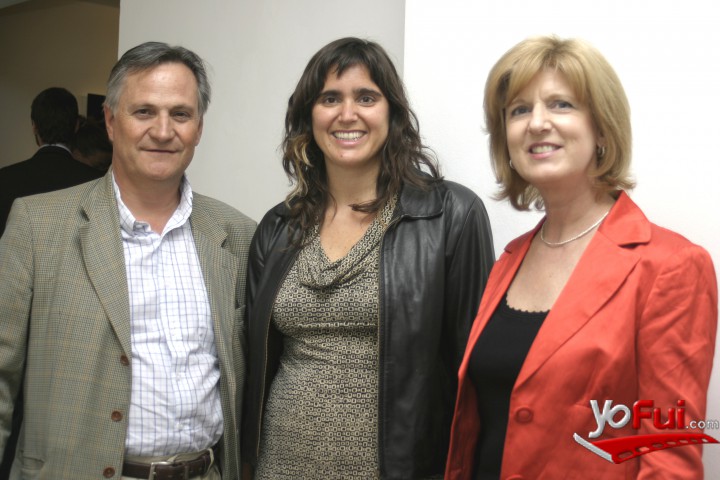Fotografía en Inauguración Muestra fotográfica de Javiera Infante, Galería Cecilia Palma