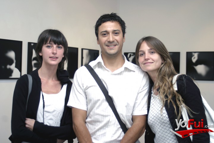 Fotografía en Inauguración Muestra fotográfica de Javiera Infante, Galería Cecilia Palma