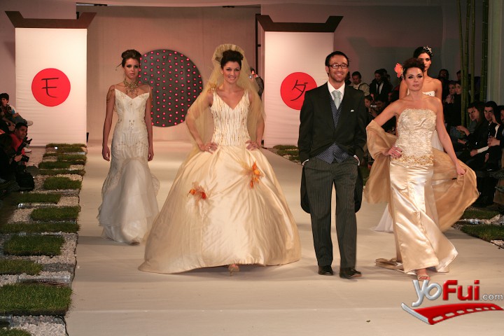 José Luis Bouchon junto a destacadas modelos
