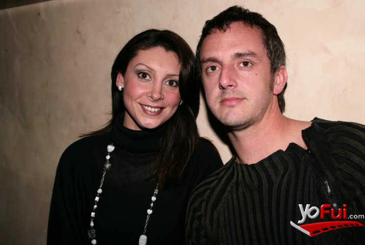 Paola Mellado, Carlos Flores