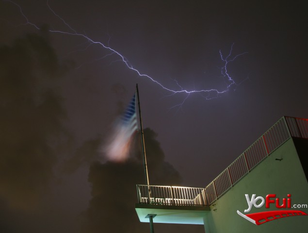 Tornenta Electrica en Bal Harbour