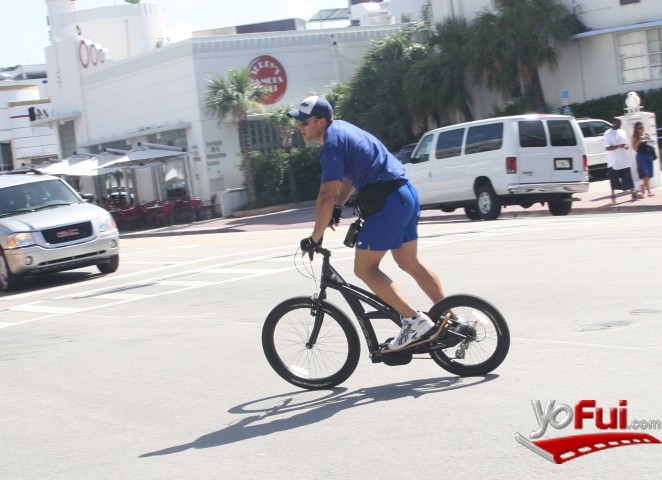 John en su bicicleta eliptica