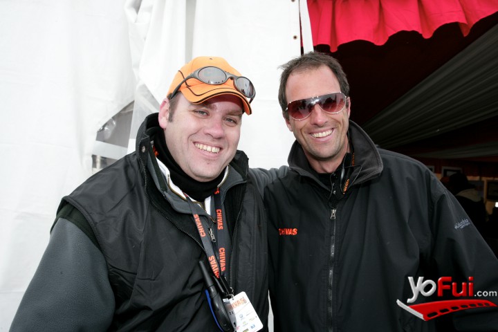 Juan Carlos González (Director Comercial Chivas), Cristian Annand (Animador Chivas Snow Golf)