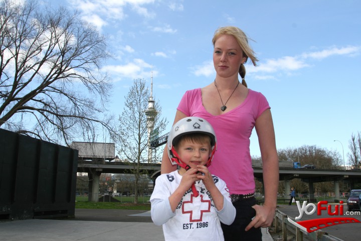 Jett Thompson, Victoria Clapham