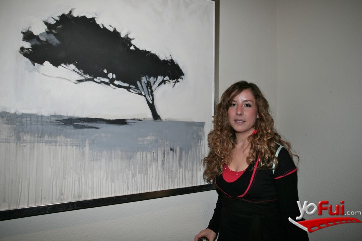 María José Concha y su cuadro