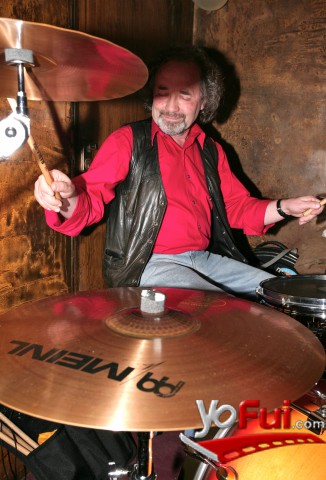 Baterista de  "Dias Felices"