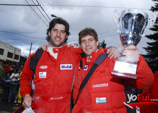 Nicolás Levalle, Cristóbal Vidaurre