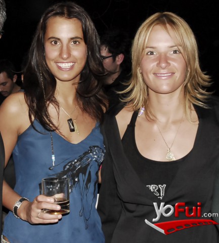 Claudia Camus, Nicole Perrot