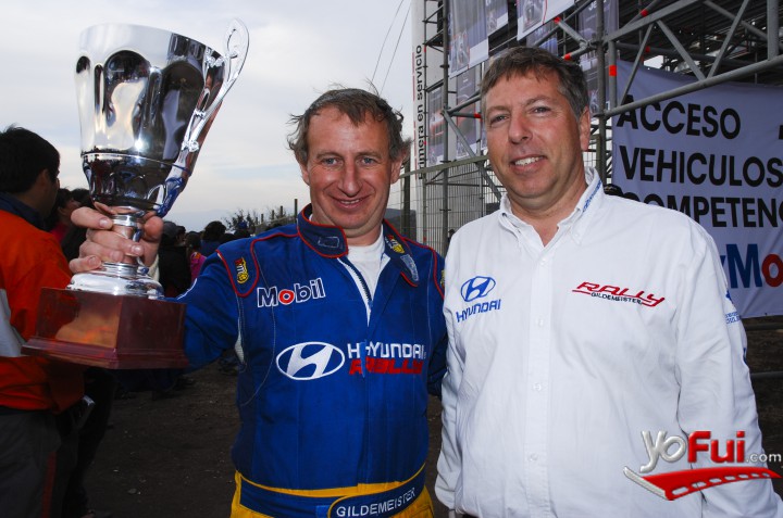 Osvaldo Pirles, Rodrigo Benavides