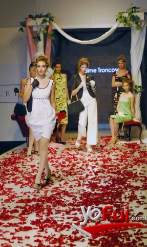 Carolina de Moras (Desfile Jaime Troncoso)