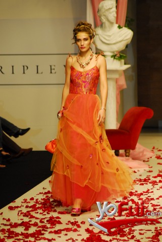 Carolina de Moras (Desfile Jaime Troncoso)