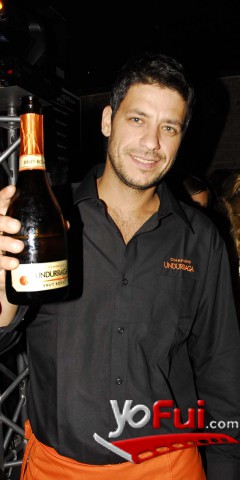 Tidi Alves ( Promotor Champange Undurraga)