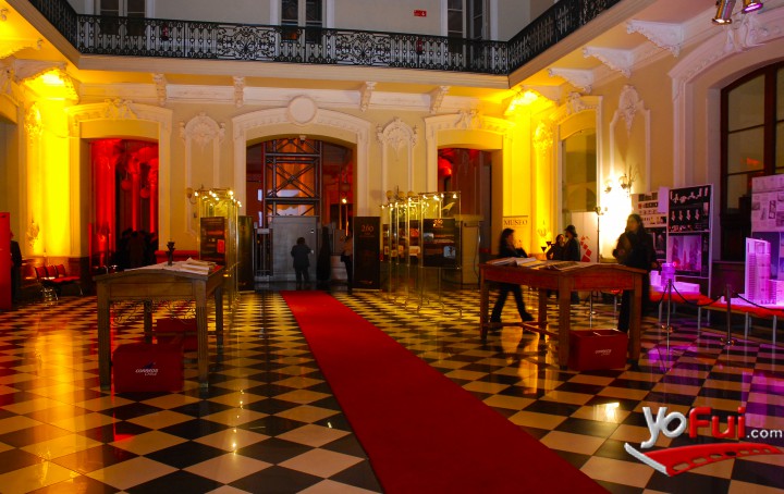 Hall de entrada del edificio de Correos de Chile