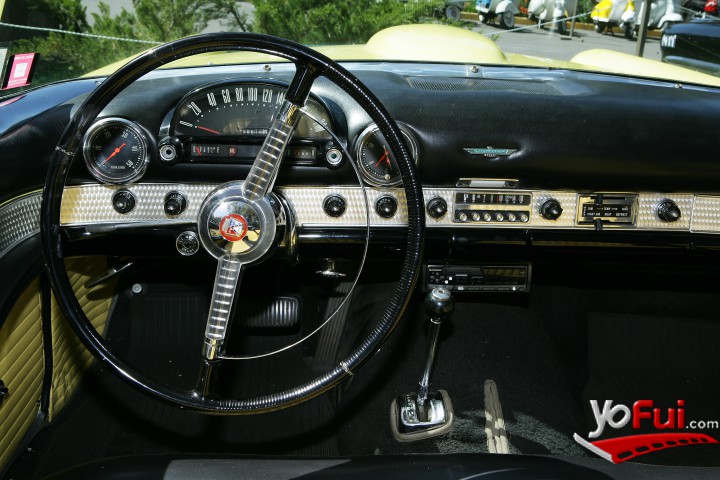 Exposición de autos y motonetas de los años 60 (Termas de Jahuel)
