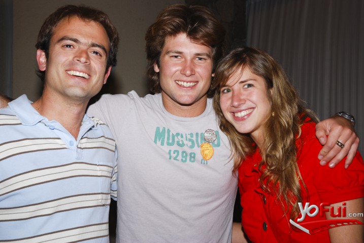 Gastón González, Robert Forte, Belén Muñoz