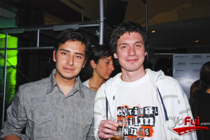 Michael Burgos, Renzo Vacarisas