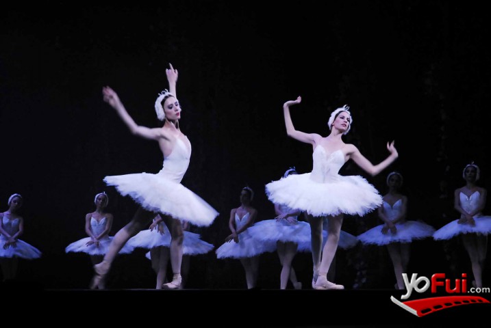 El Lago de los Cisnes (Teatro Municipal de Santiago)