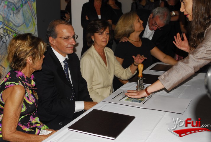 Germana Matta, Sergio Henríquez (Persidente Directorio Correos de Chile), Rosita Lira, María Elena Comandari (Directora Galeria Artespacio)