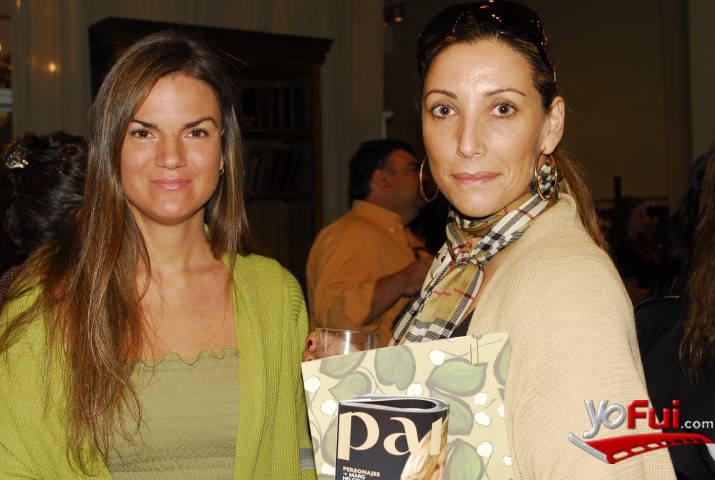 Magdalena León, Angélica Contreras