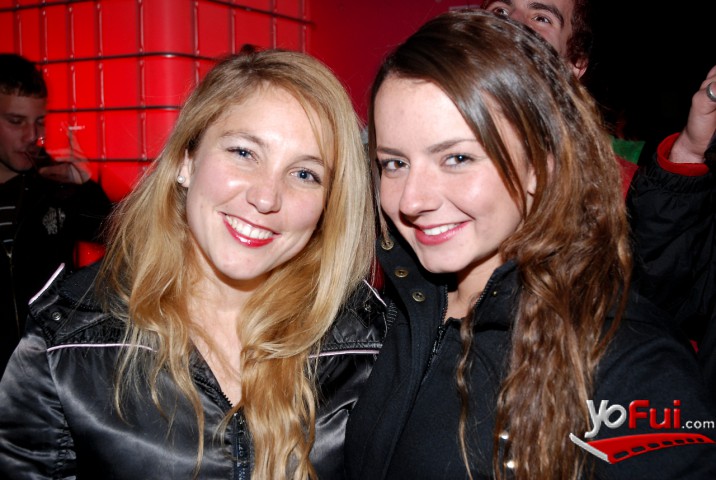 Catalina Oneto, Nicol Moret