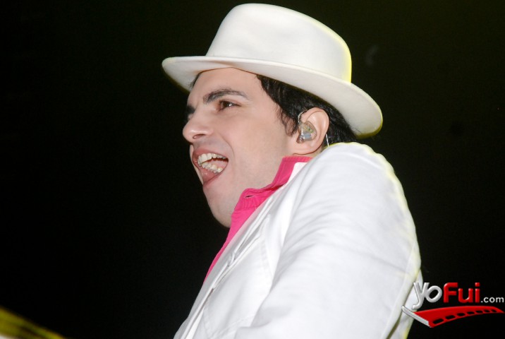 Alejandro Sergi (voz y guitarrista)