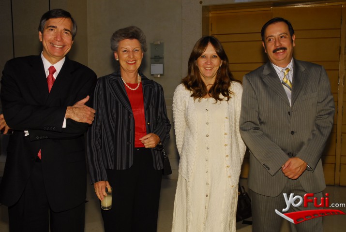 Andres Franco, Maureen Yeomas, Marcela García, Roberto Echeverria